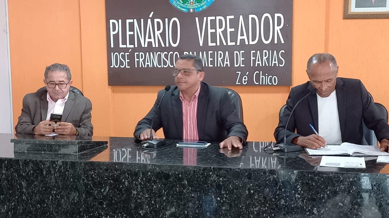 Imagem da notícia: EM ÚLTIMA SESSÃO ORDINÁRA DO ANO, VEREADORES APROVAM PROJETOS DO EXECUTIVO