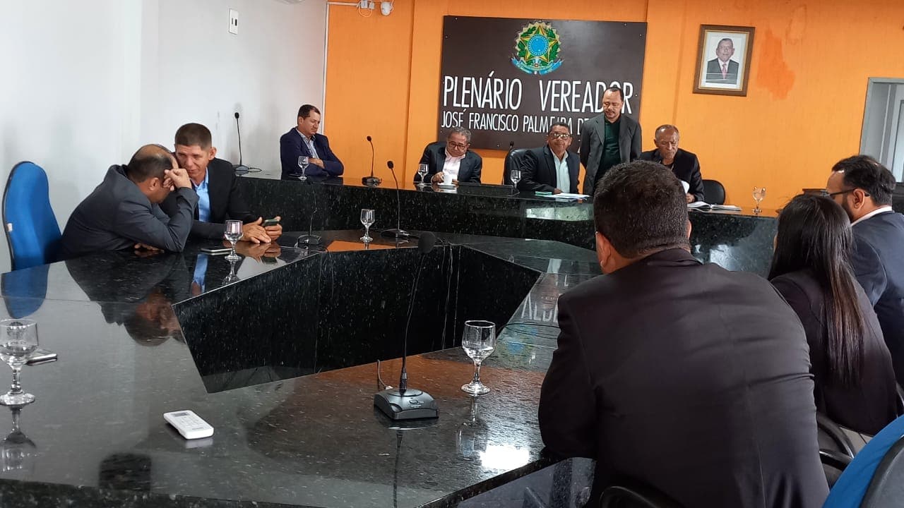 Imagem da notícia: VEREADORES APROVAM PROJETOS LEIS DE AUTORIA DO PREFEITO LUCAS SANTOS