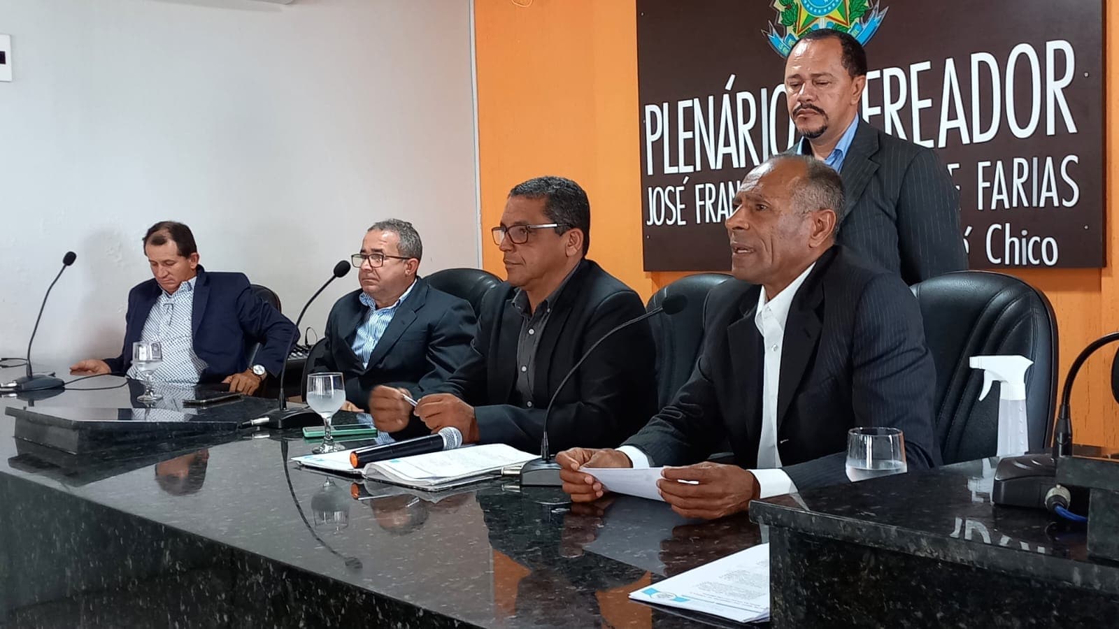Imagem da notícia: VEREADORES APROVAM PROJETOS DE LEIS, MOÇÃO E INDICAÇÃO