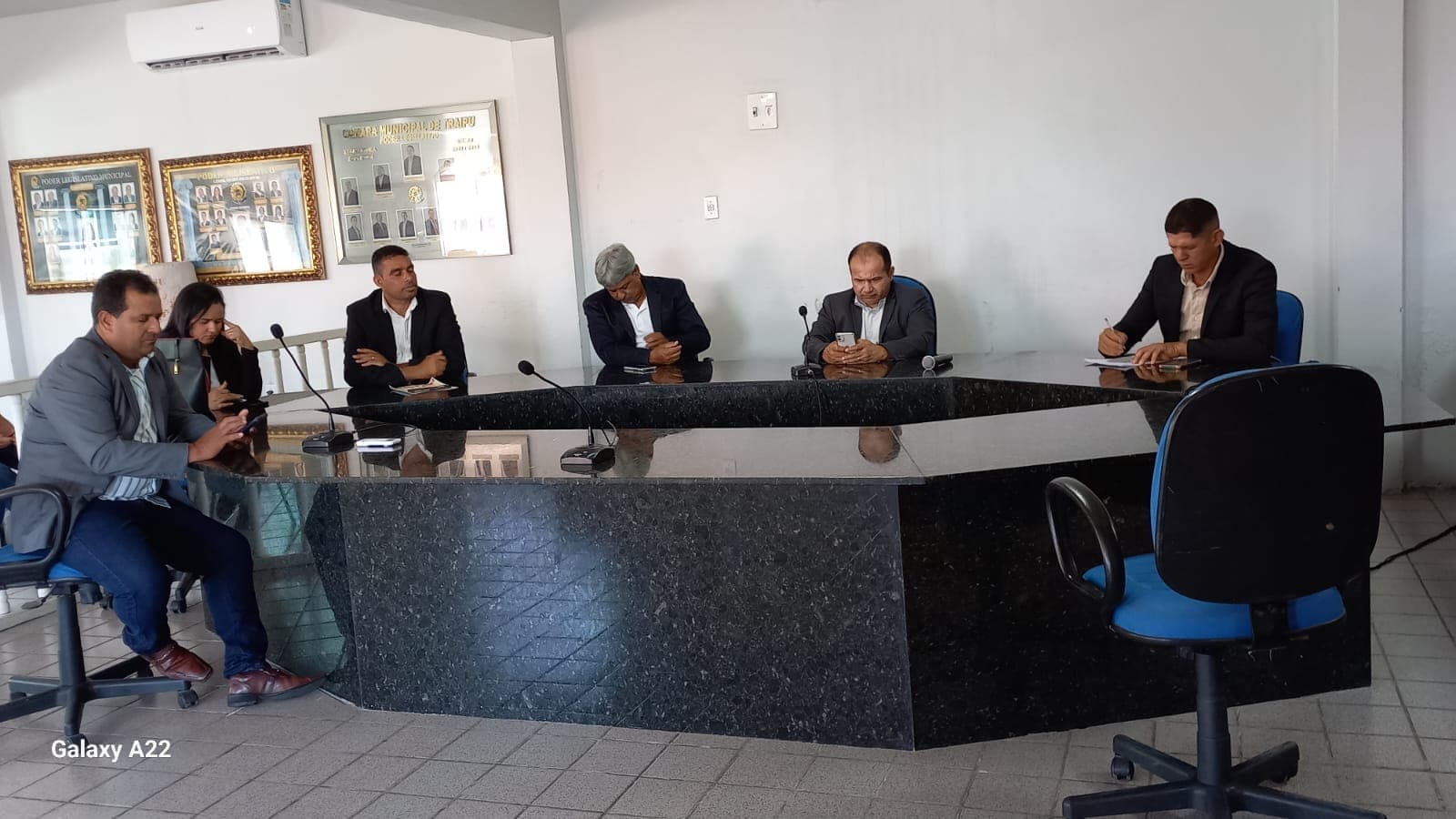 Imagem da notícia: VEREADORES APROVAM PROJETO DE LEI NOMEANDO RUAS PAVIMENTADAS NO POVOADO RIACHO DA JACOBINA