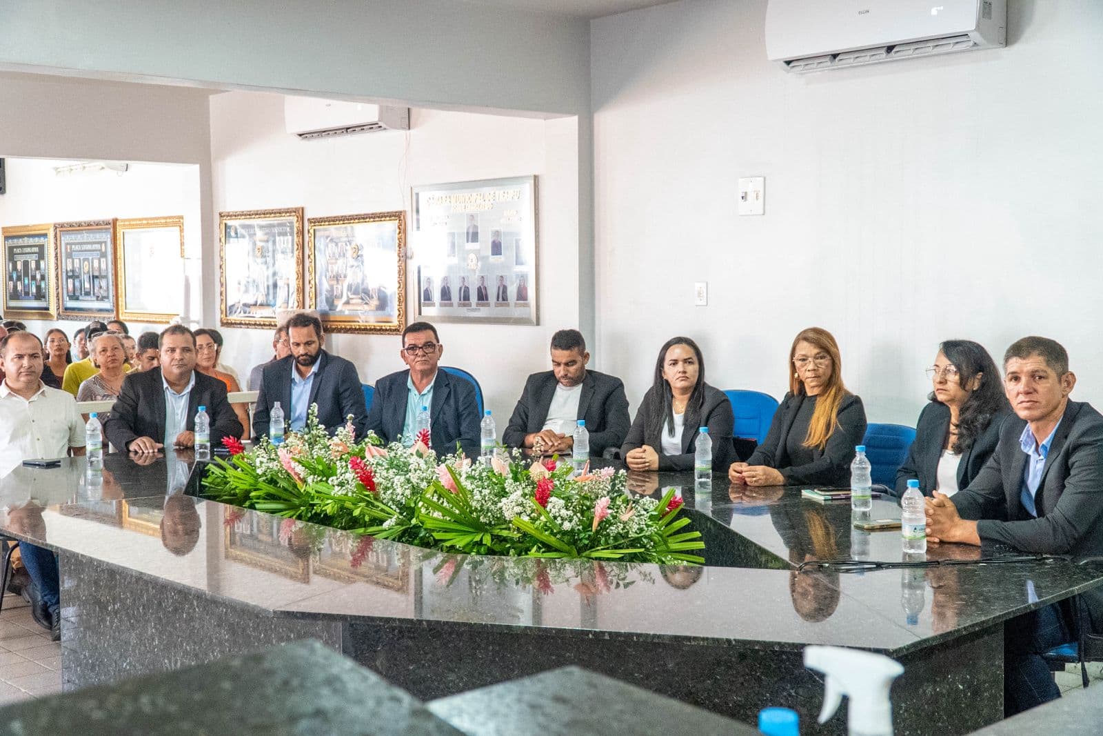 Imagem da notícia: VEREADORES APROVAM PROJETO DE LEI DE DIRETRIZES ORÇAMENTÁRIA PARA O EXERCÍCIO DE 2025